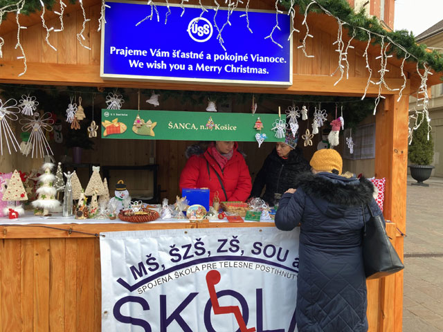 Vianočný predajný stánok